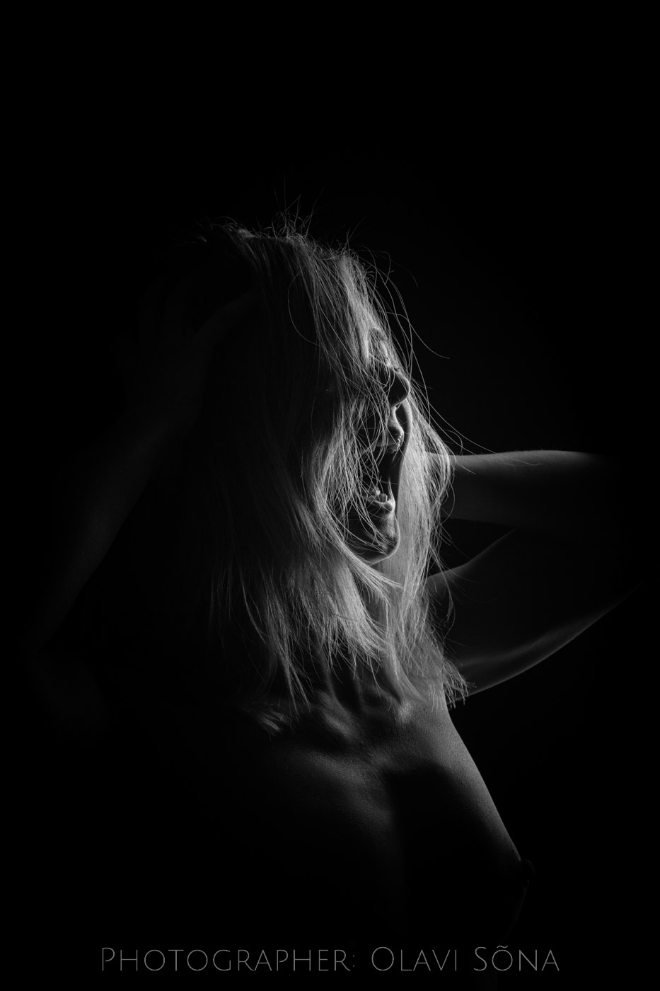 Screaming - Nude Art Photography