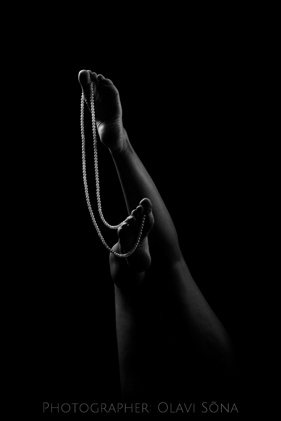 pearls on toes Nude Art Photography